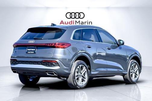 2025 Audi Q5 Premium TFSI quattro S tronic