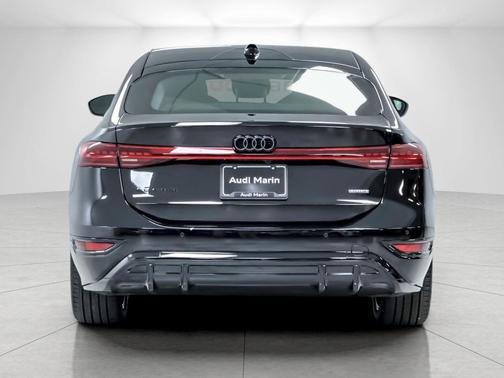 Mythos Black Metallic 2027 Audi A6 e-tron Premium Plus quattro
