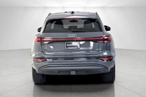 2025 Audi Q6 e-tron Premium Plus quattro