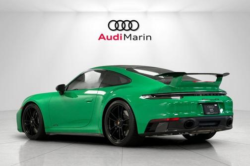 2023 Porsche 911 Carrera GTS