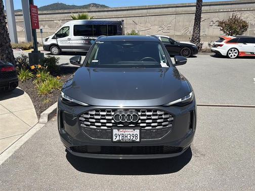 Tambora Gray Metallic 2025 Audi Q5 Premium Plus TFSI quattro S tronic