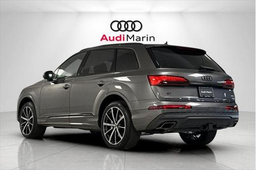 2025 Audi Q7 45 Premium Plus