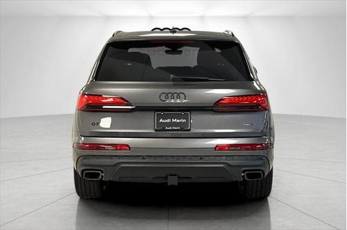 2025 Audi Q7 45 Premium Plus