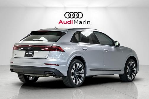 2025 Audi Q8 55 Premium Plus