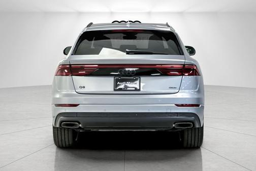 2025 Audi Q8 55 Premium Plus