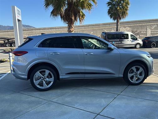 2025 Audi Q5 Premium Plus TFSI quattro S tronic