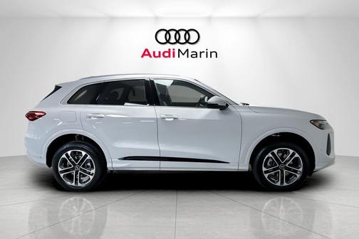2025 Audi Q5 Premium TFSI quattro S tronic