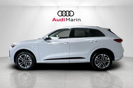 2025 Audi Q5 Premium TFSI quattro S tronic