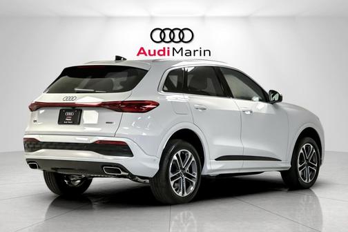 2025 Audi Q5 Premium TFSI quattro S tronic