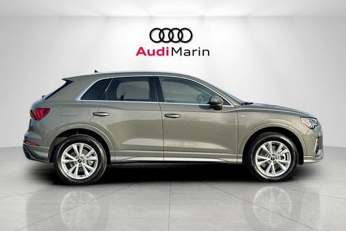 2025 Audi Q3 Premium 45 TFSI S line quattro Tiptronic