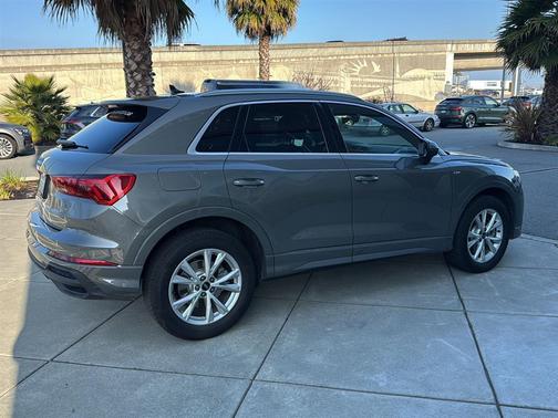 2025 Audi Q3 Premium 45 TFSI S line quattro Tiptronic