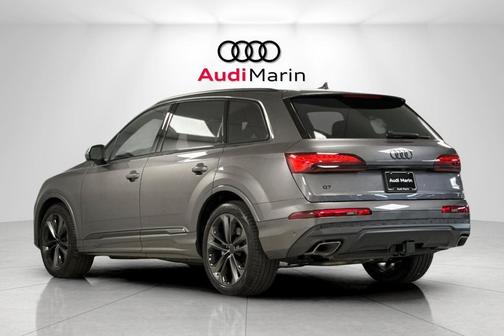 Samurai Gray Metallic 2026 Audi Q7 55 Premium Plus