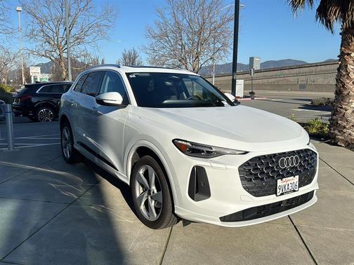 2025 Audi Q5 Premium Plus TFSI quattro S tronic