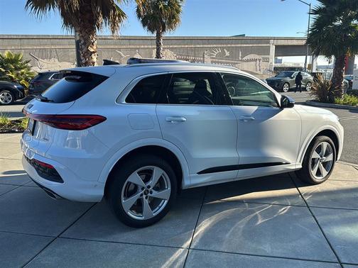 2025 Audi Q5 Premium Plus TFSI quattro S tronic