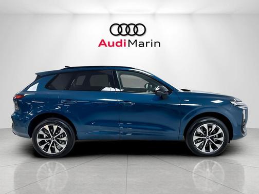 Malpelo Blue Metallic 2026 Audi Q3 TFSI quattro S tronic