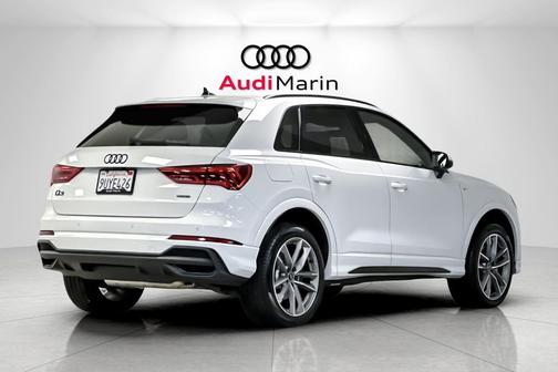 2025 Audi Q3 Premium 45 TFSI S line quattro Tiptronic