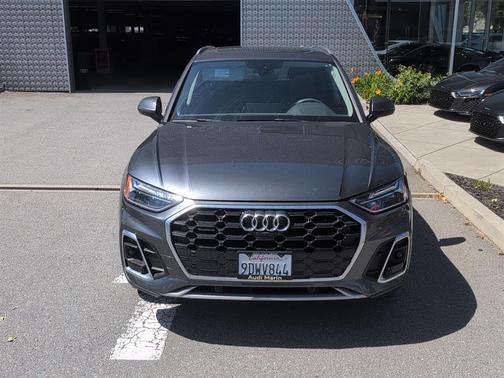 Daytona Gray Pearl Effect 2023 Audi Q5 45 S line Premium Plus