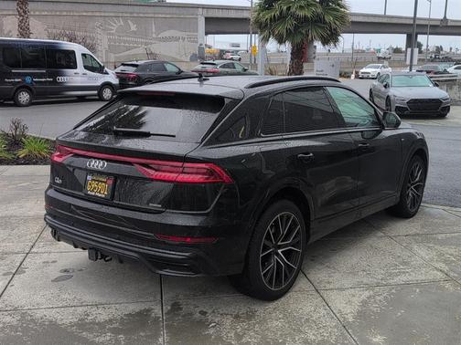 2023 Audi Q8 55 Premium Plus