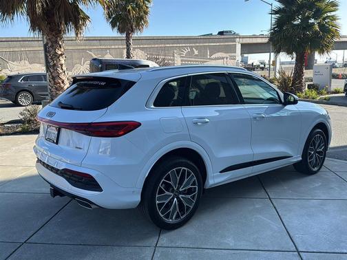 2025 Audi Q5 Premium Plus TFSI quattro S tronic