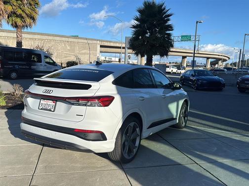 2025 Audi Q4 e-tron Sportback Premium Plus 55 quattro
