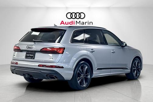 2025 Audi Q7 55 Premium Plus