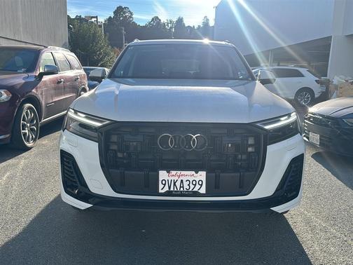 2025 Audi Q7 55 Premium Plus