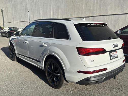 2025 Audi Q7 55 Premium Plus