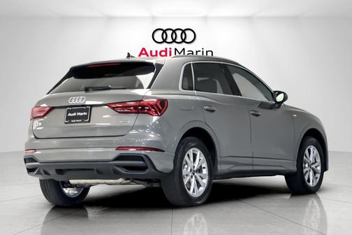2025 Audi Q3 Premium 45 TFSI S line quattro Tiptronic