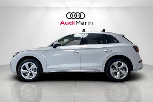 2022 Audi Q5 45 S line Premium Plus