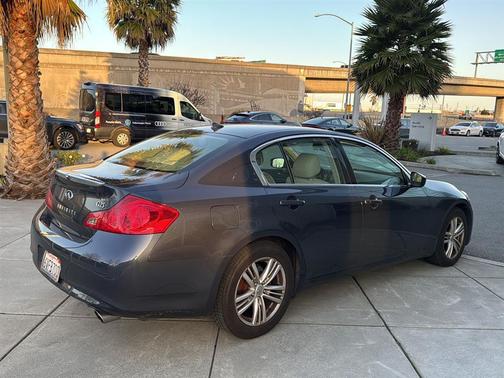 2012 INFINITI G25 Journey