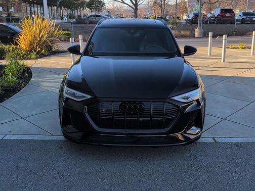 2023 Audi e-tron S Premium Plus quattro