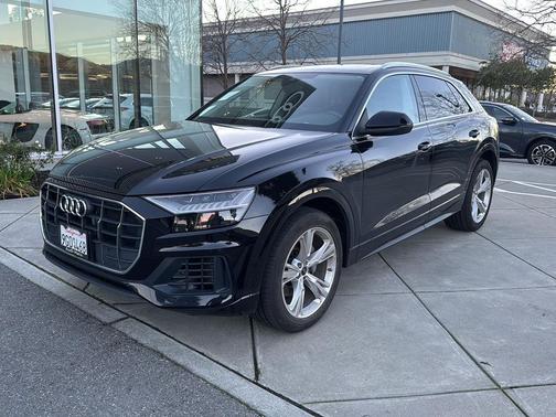 2023 Audi Q8 55 Premium