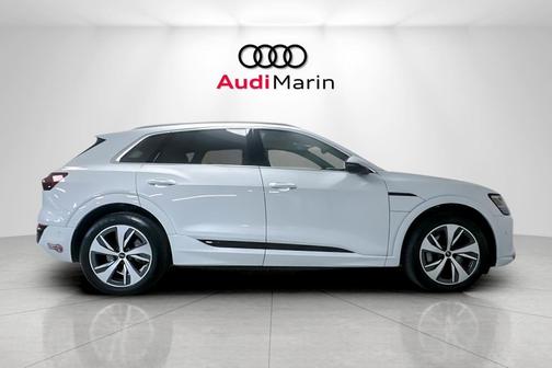 2024 Audi Q8 e-tron Prestige