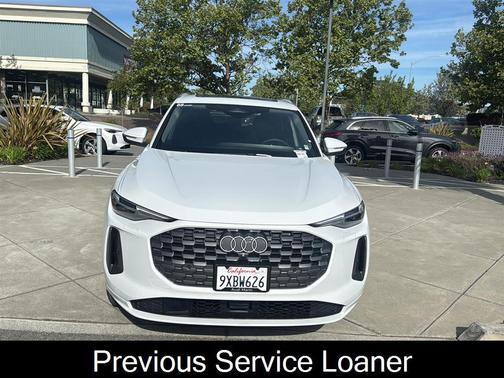 Glacier White Metallic 2025 Audi Q5 Premium Plus TFSI quattro S tronic