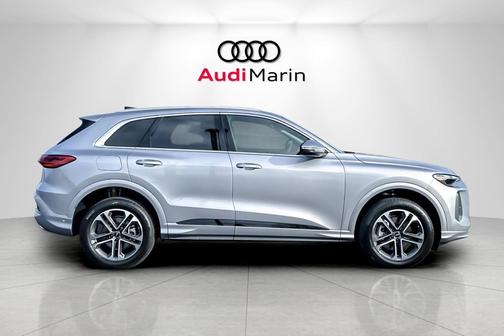 2025 Audi Q5 Premium TFSI quattro S tronic