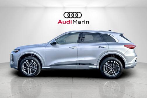 2025 Audi Q5 Premium TFSI quattro S tronic