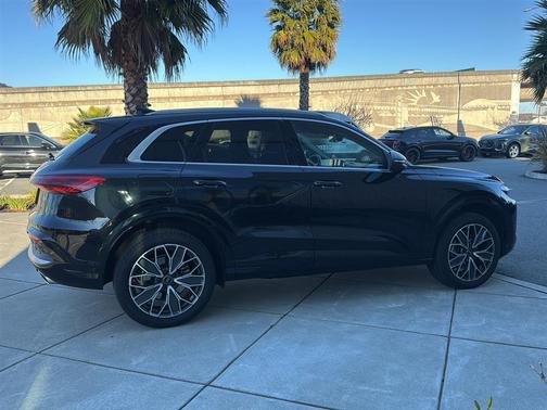 2025 Audi Q5 Premium Plus TFSI quattro S tronic