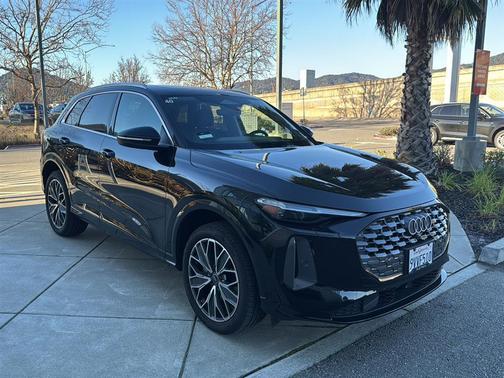 2025 Audi Q5 Premium Plus TFSI quattro S tronic