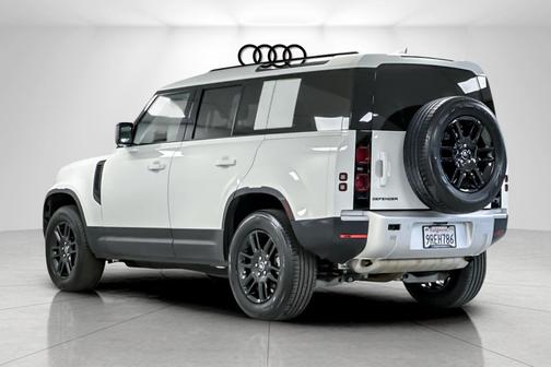 2025 Land Rover Defender 110 P300