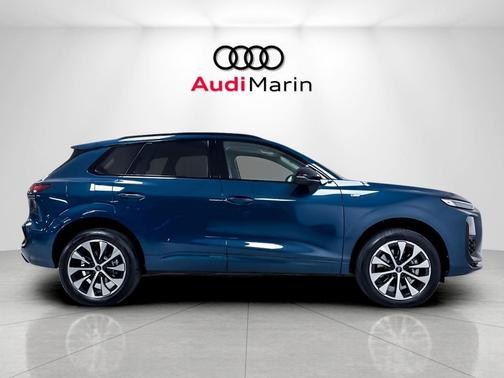 Malpelo Blue Metallic 2026 Audi Q3 TFSI quattro S tronic