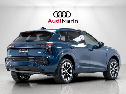 Malpelo Blue Metallic 2026 Audi Q3 TFSI quattro S tronic