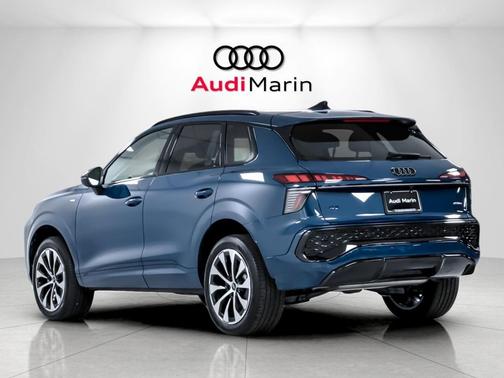 Malpelo Blue Metallic 2026 Audi Q3 TFSI quattro S tronic