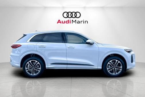 2025 Audi Q5 Premium TFSI quattro S tronic