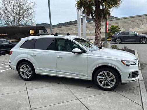 2022 Audi Q7 55 Premium Plus