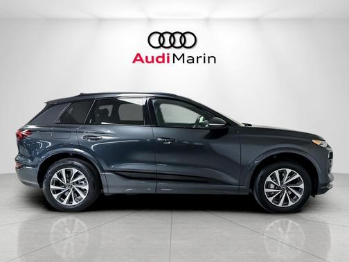 Manhattan Gray Metallic 2027 Audi Q6 e-tron Premium