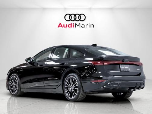 Mythos Black Metallic 2027 Audi A6 e-tron Premium Plus quattro