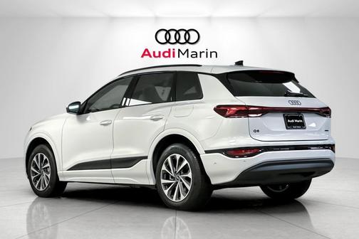 2025 Audi Q6 e-tron Premium Plus quattro