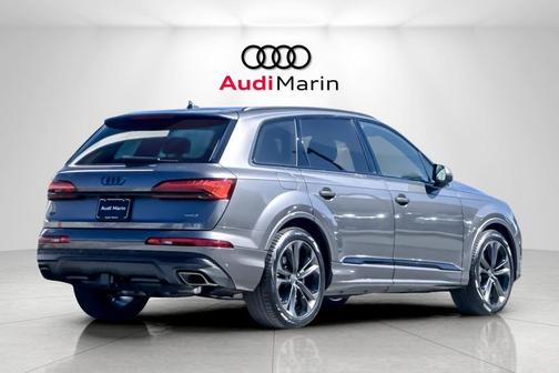 2026 Audi Q7 55 Premium Plus