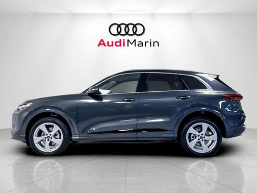 Tambora Gray Metallic 2026 Audi Q5 Premium Plus TFSI quattro S tronic