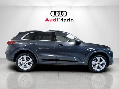 Tambora Gray Metallic 2026 Audi Q5 Premium Plus TFSI quattro S tronic